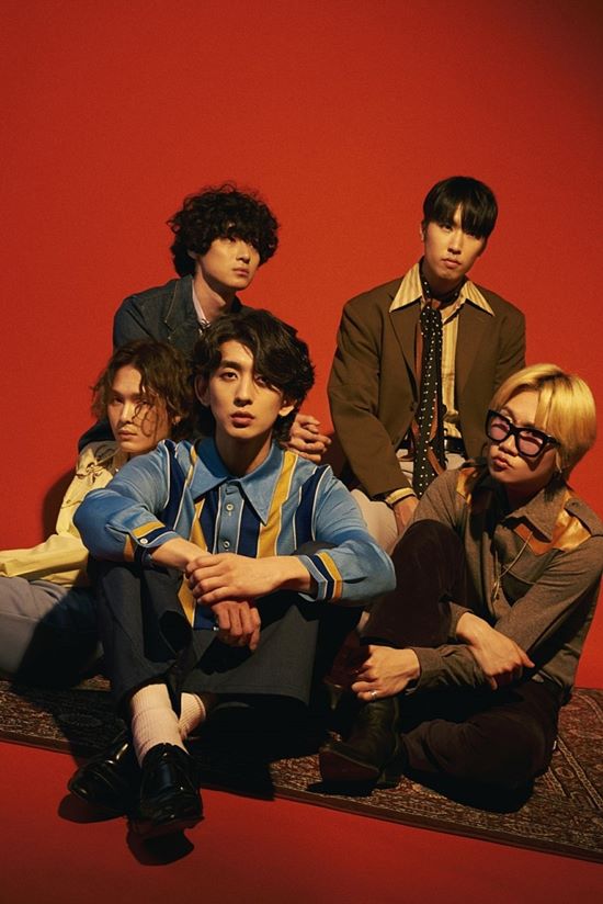 酒醉搭讪遭无视 韩乐团鼓手狂殴女子