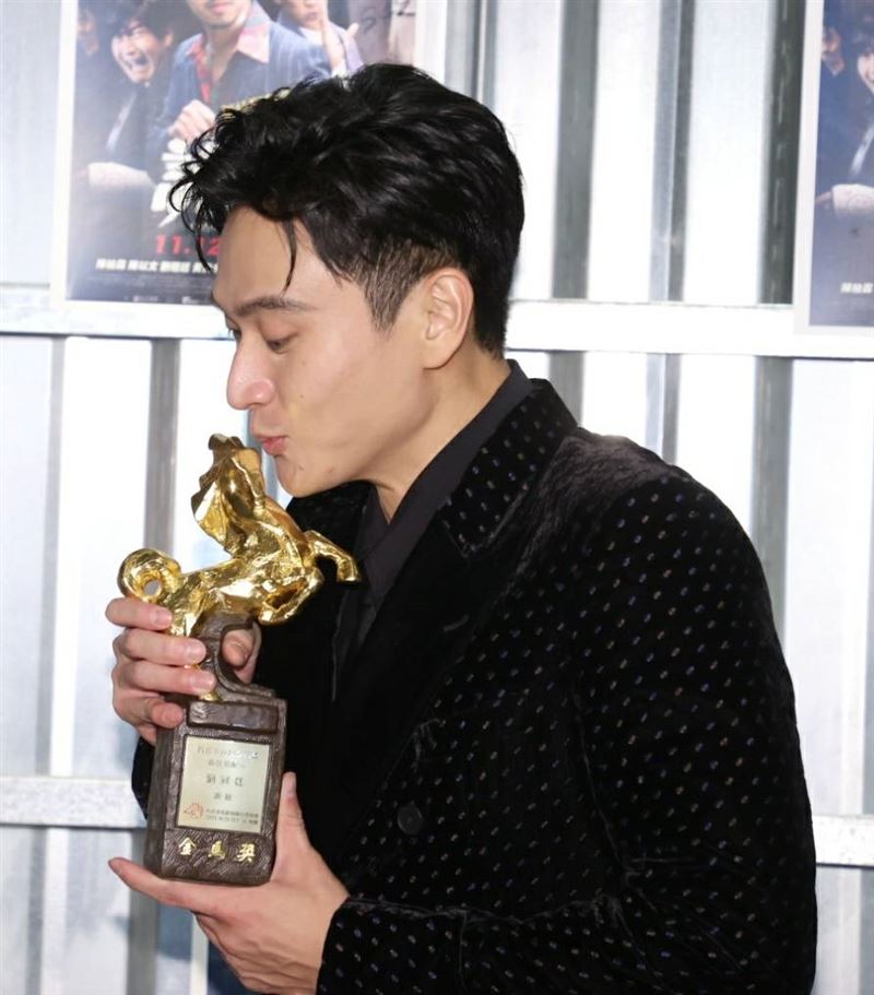 金马58庆功|贾静雯双金到手下目标争歌后 张震封帝笑称“想退休”