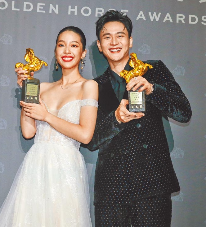 金马58庆功|贾静雯双金到手下目标争歌后 张震封帝笑称“想退休”