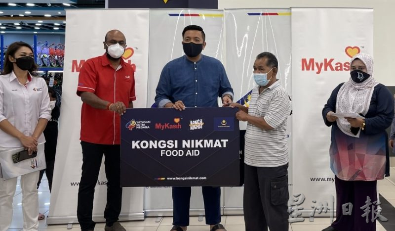 阿菲夫：民主制度下 议员有权加入任何政党