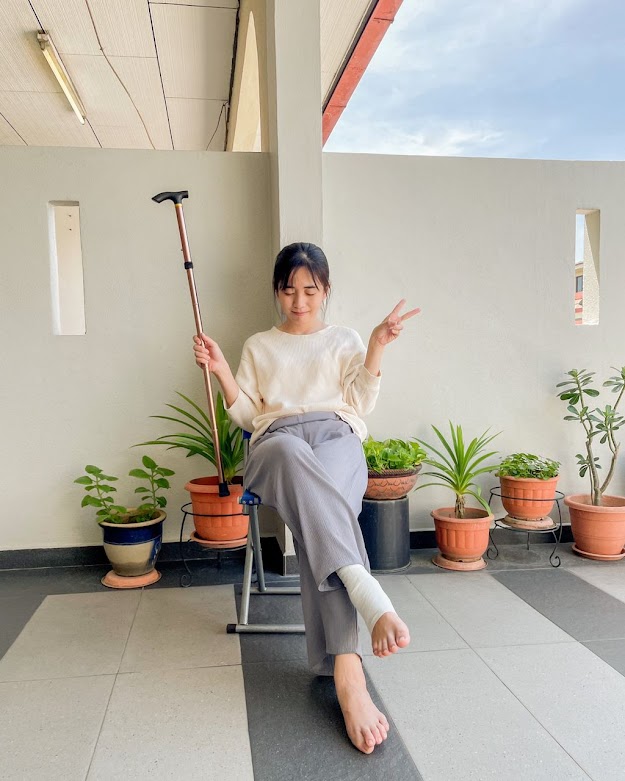 陈子颖《女行出游》拐伤脚当“太后” 苏凯漩韩晓嗳重感冒怪水逆 