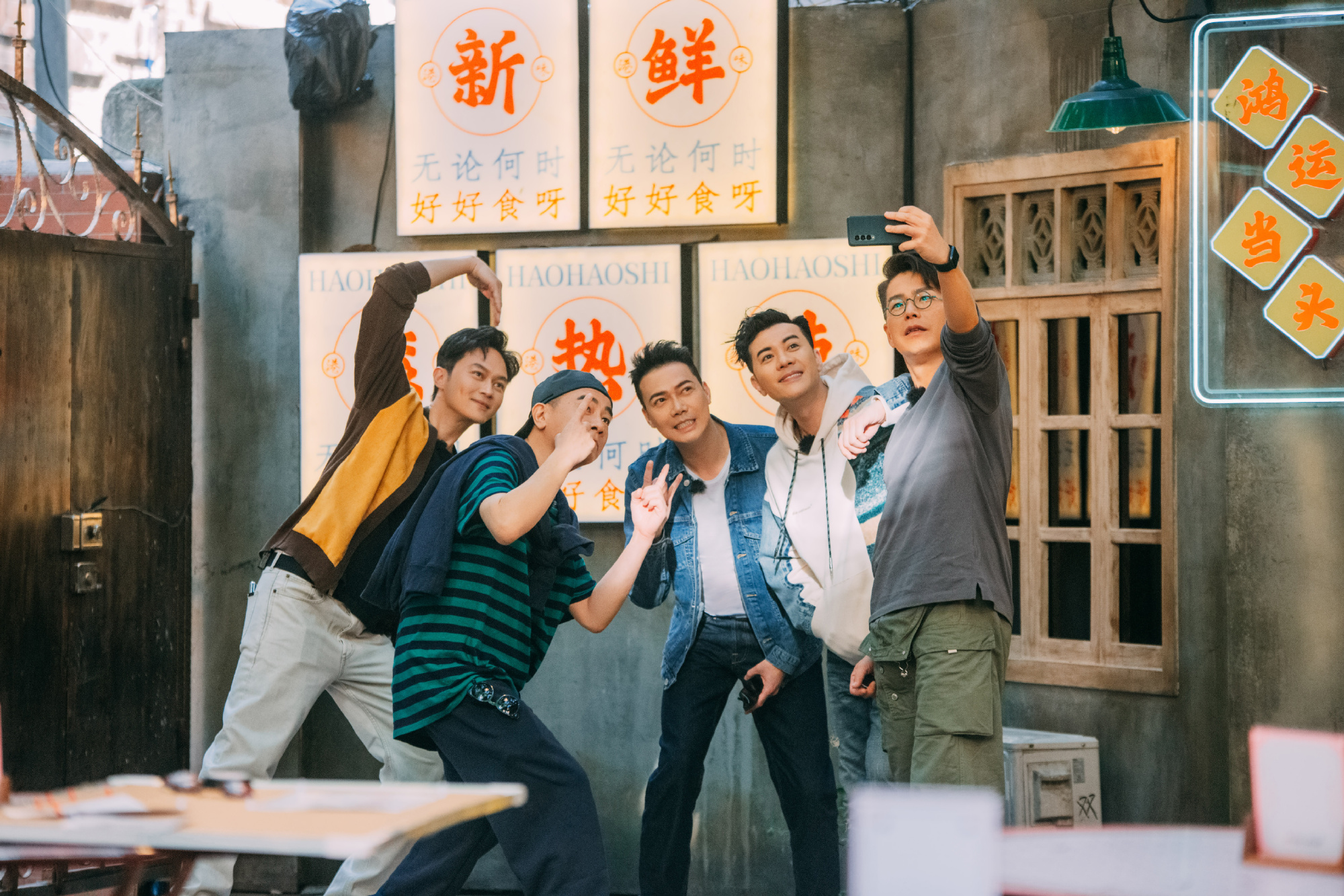 陈小春《大湾仔的夜》管钱 网艾特应采儿上线回应