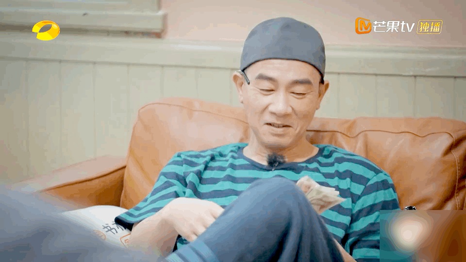 陈小春《大湾仔的夜》管钱 网艾特应采儿上线回应