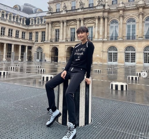 陈法拉加盟HBO新剧《迷离劫》 重现张曼玉造型