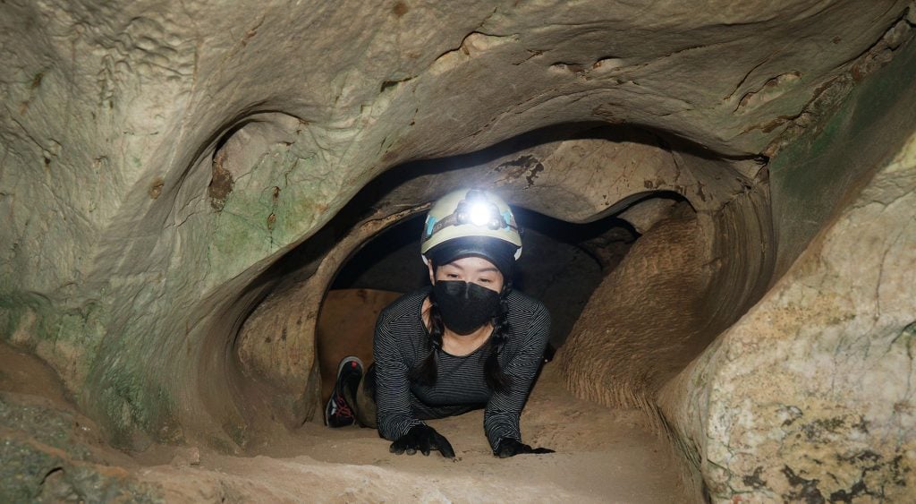  霹：17日见报／封底主文／生活画页 | 近打谷岩洞壁画