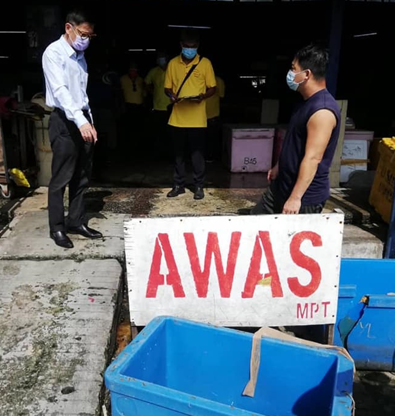 霹:保阁亚三巴刹沟盖破损廖泰义将助修