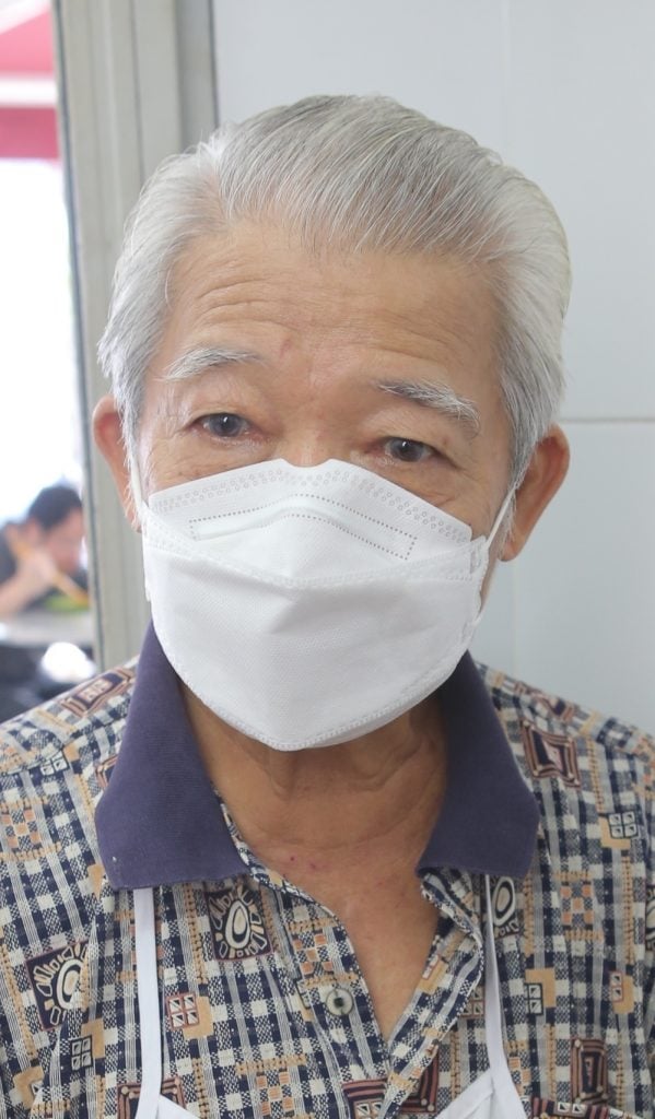 霹:封面主文/霹晋复苏四多回公司上班 午市堂食人潮增
