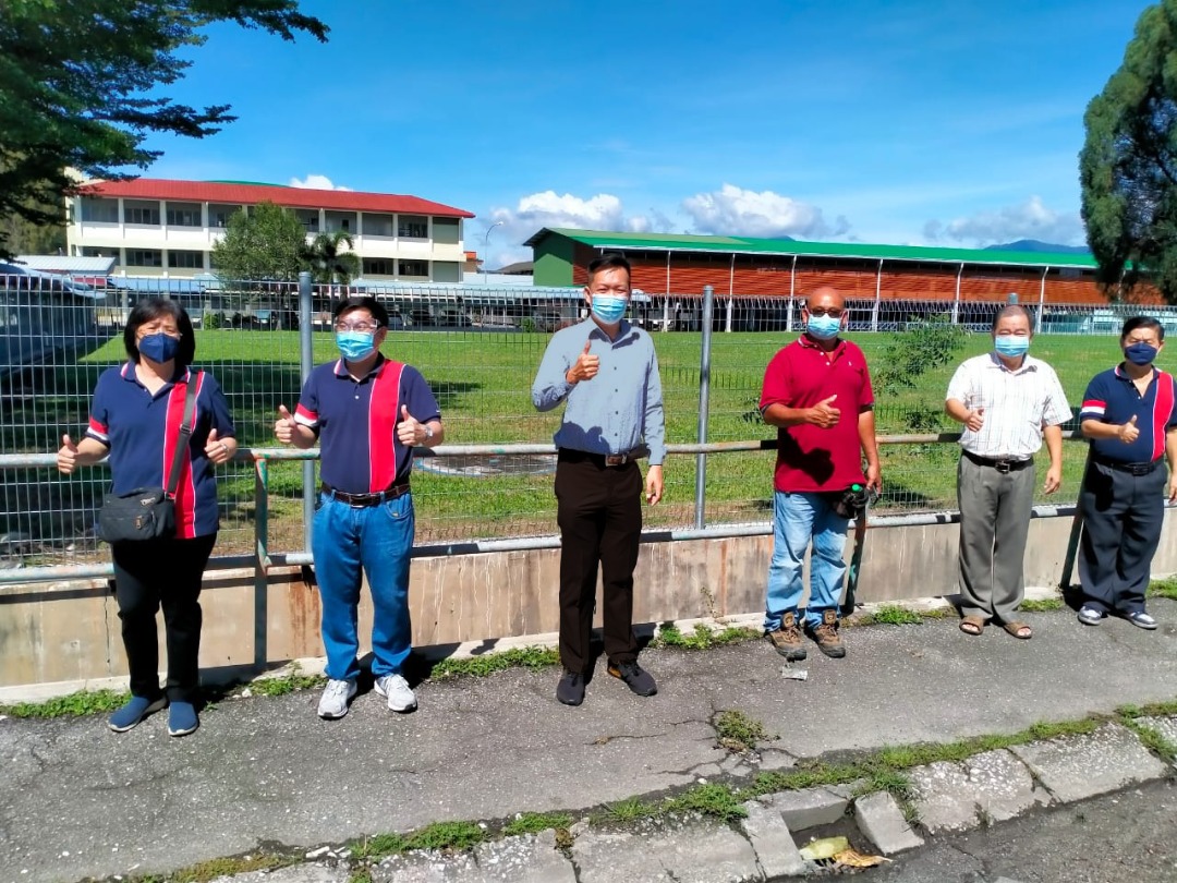 霹:巴占华小围墙4月坍塌 黄文标全额拨款获解决