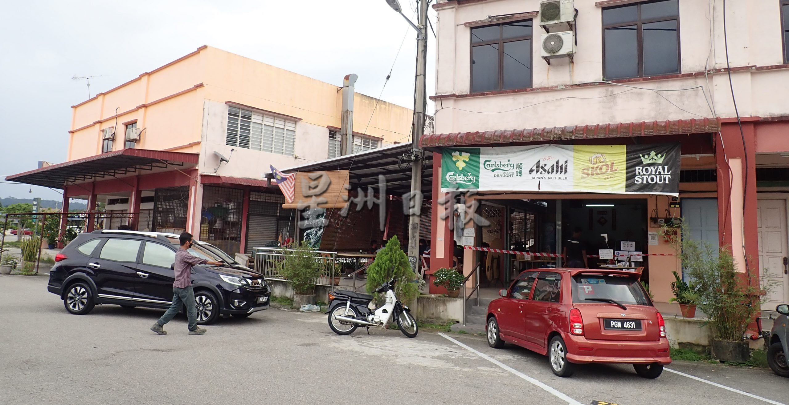 霹:版二头/司南马县禁公开售酒 非穆买酒构成不便