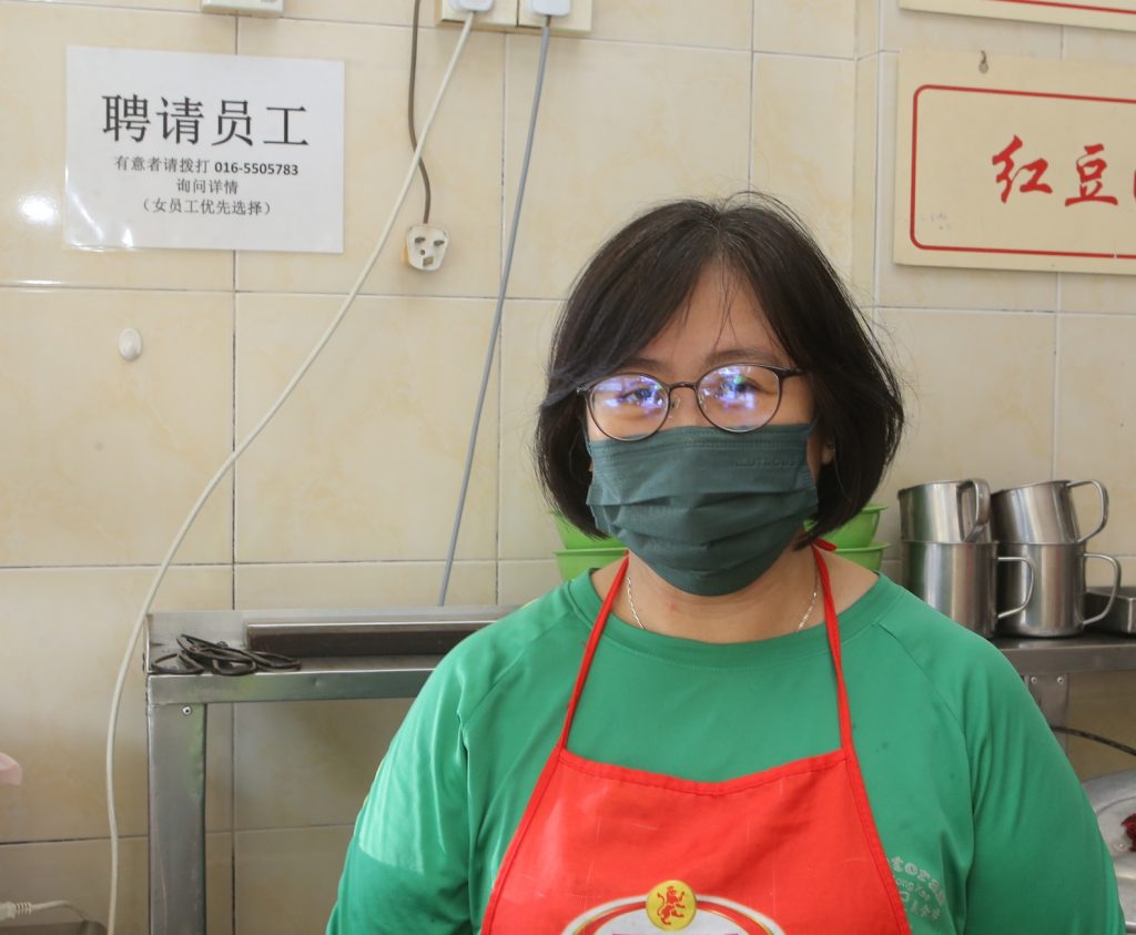 霹:版头/工找人 怡餐饮业急找人工作