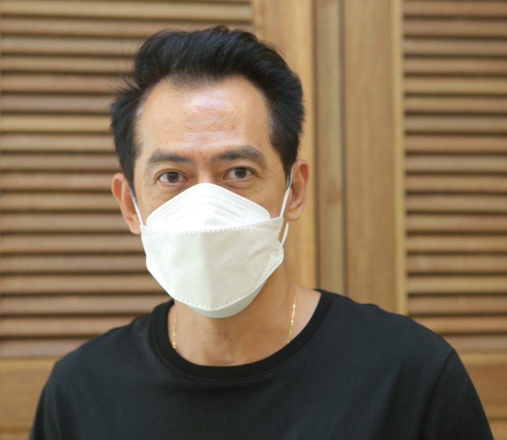 霹:版头/工找人 怡餐饮业急找人工作