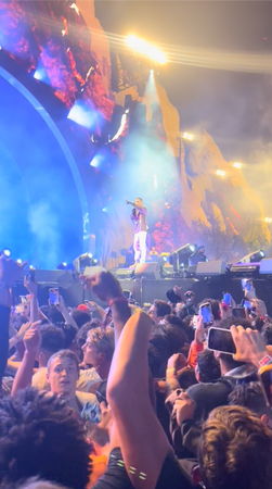 音乐祭踩踏惨剧|282受害者求偿83亿 饶舌歌手也被起诉