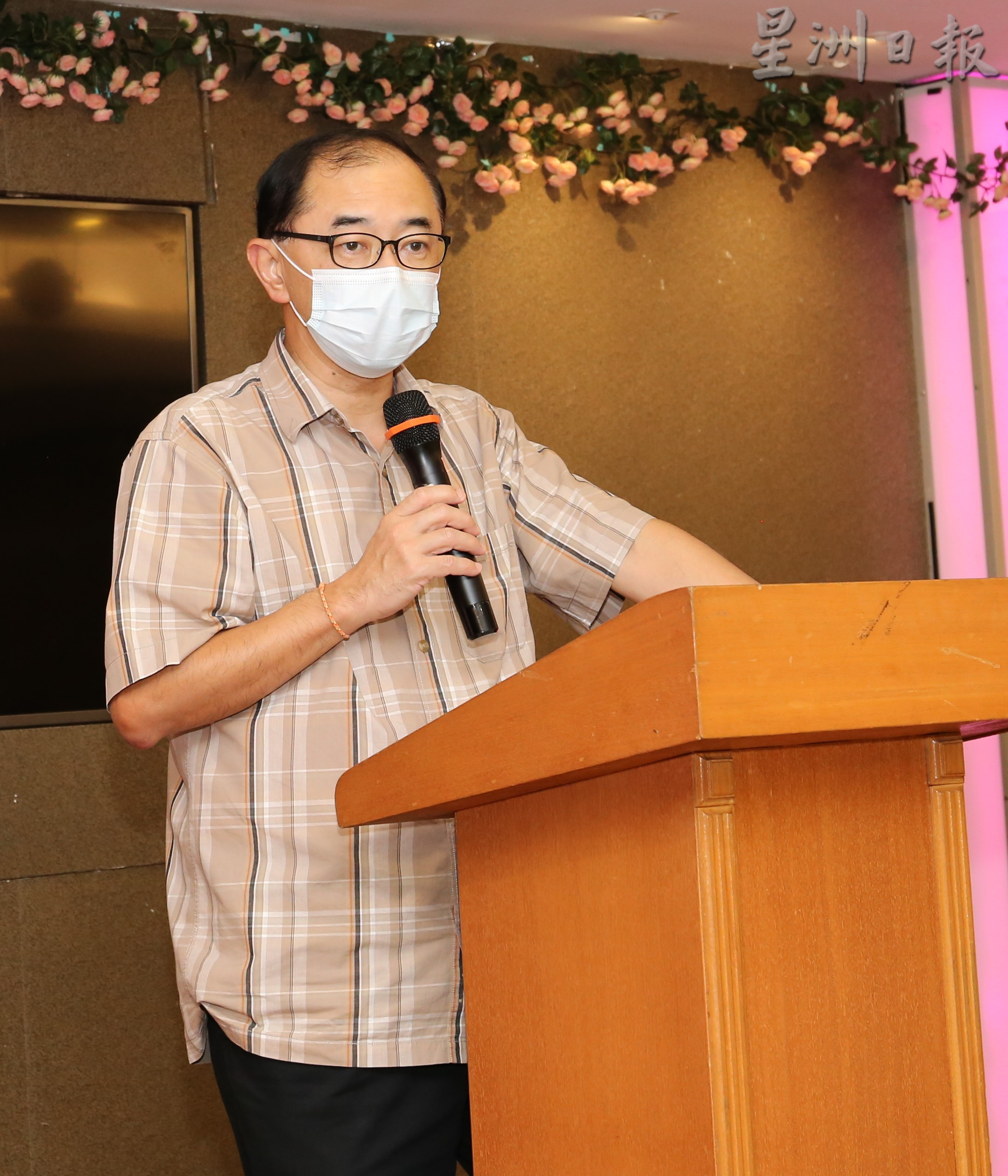 马汉顺奉劝行动党 莫再玩火炒作校牌事件