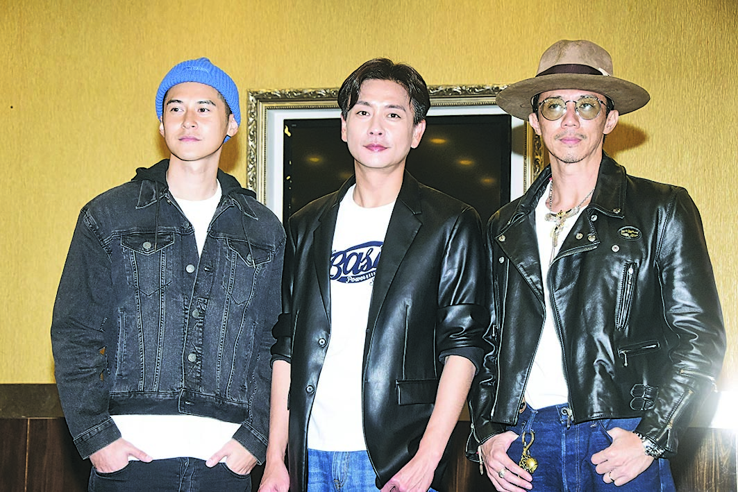 黄宗泽陈家乐拍追斩戏太逼真 惊动警车到场