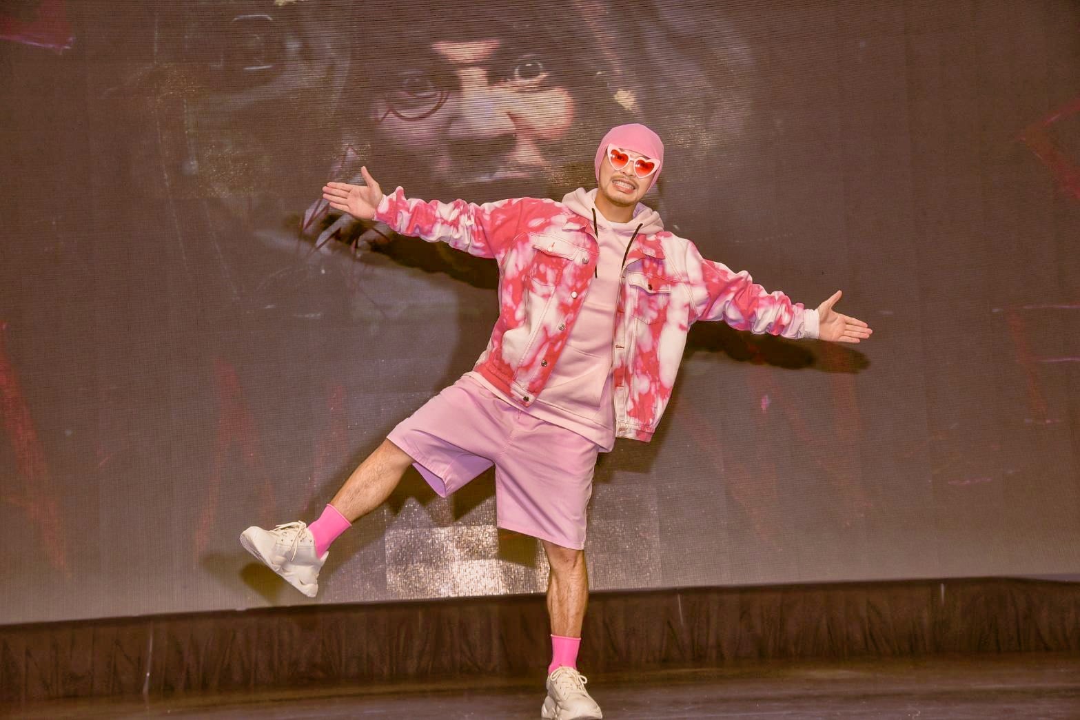 黄明志《玻璃心》破3千万 预告清明去中国扫墓