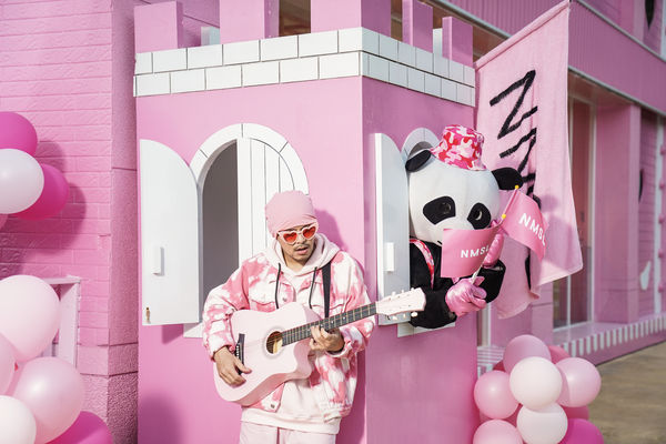 黄明志用NFT卖歌对抗世界 一觉醒来变大富翁