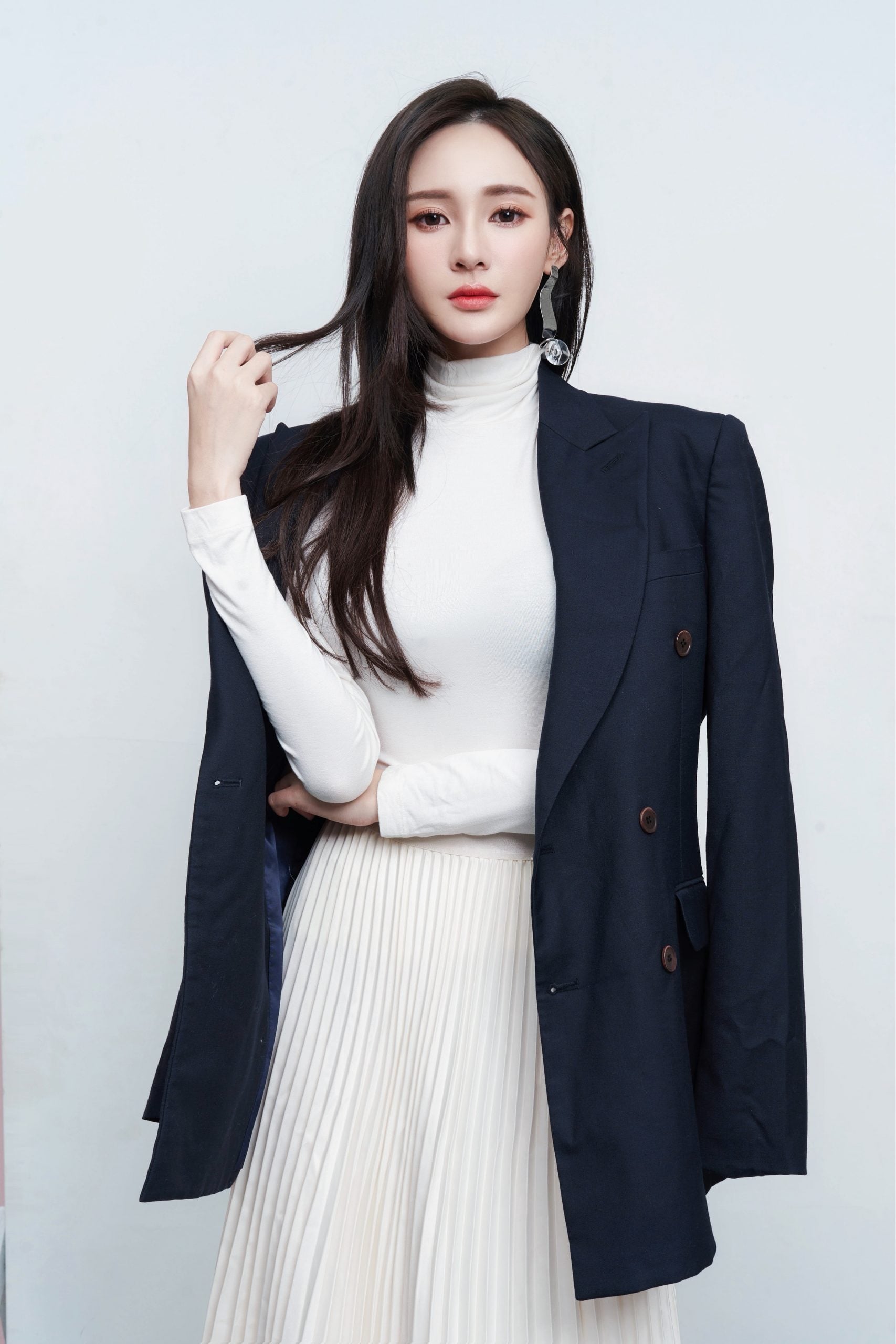 黄诗棋升级出品人   首作校园喜剧