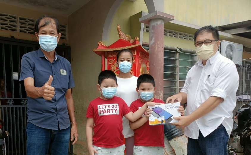 (27日见报)大都会/百万献温情:詹金全