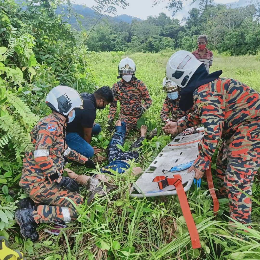 (全国版 )6名好友出游出车祸,酿成2死4重伤悲剧。