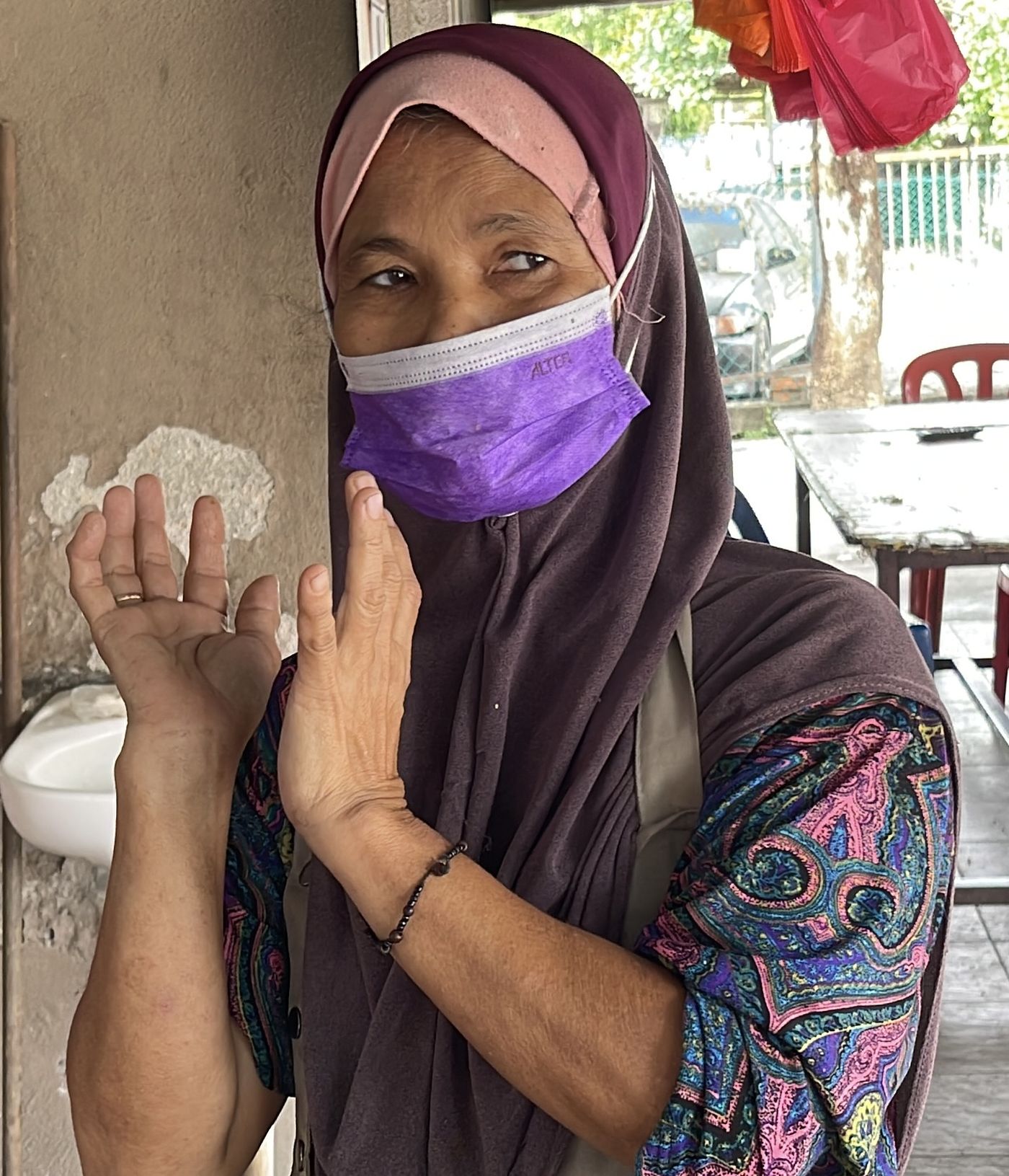 (全国版)出走议员披甲上阵·选民反应两极化