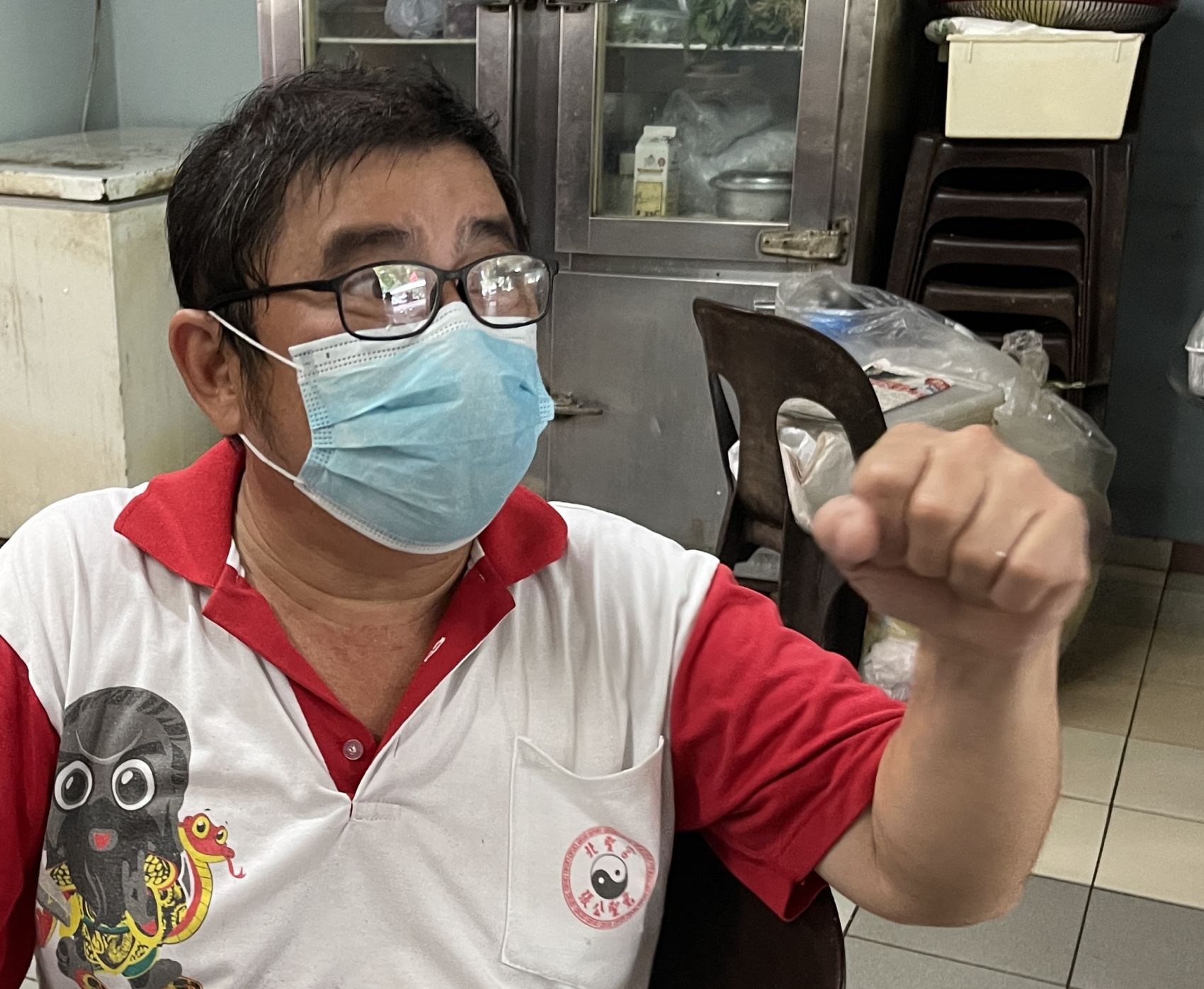 (全国版)出走议员披甲上阵·选民反应两极化