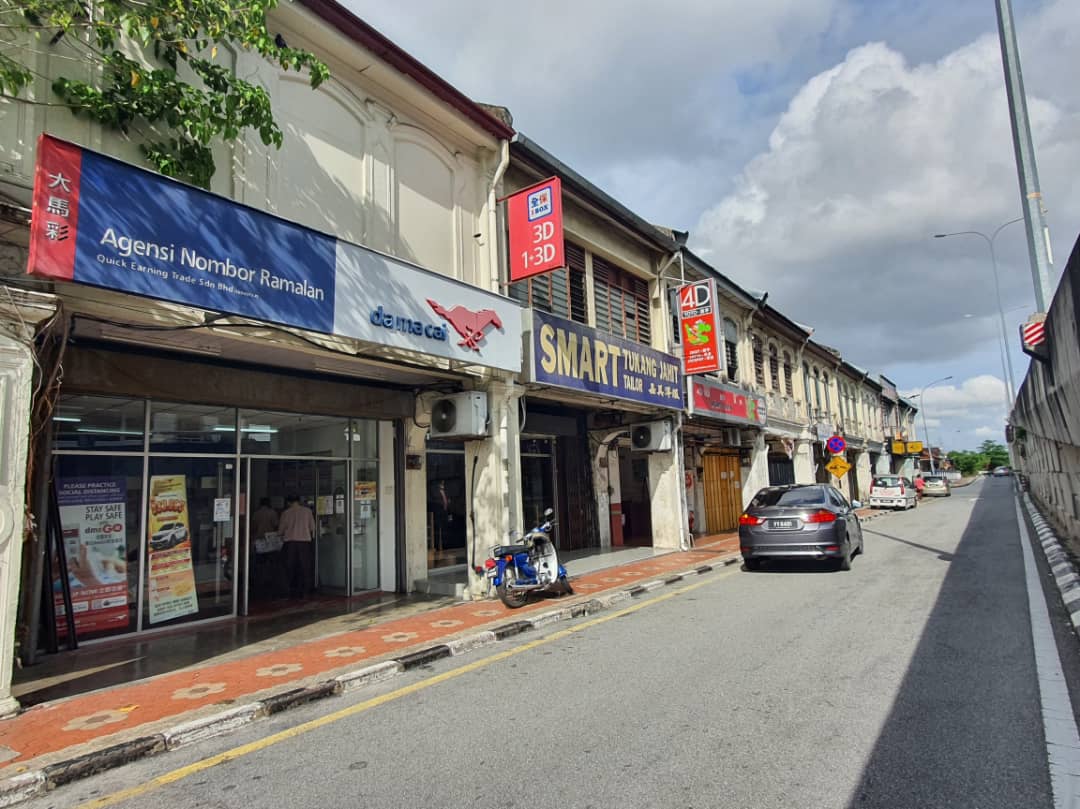 (全国版)吉打州政府宣布明年起不再更新赌博中心商业执照,亚罗士打区内料明年1月至少有10间博彩中心即将关闭。