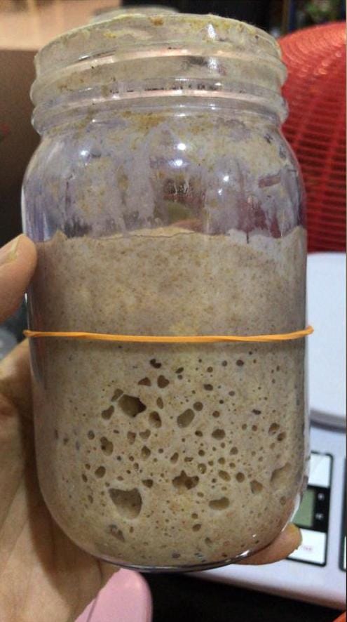 （刊期11月13日）有故事的人：学习自制酸种面包，如今成副业