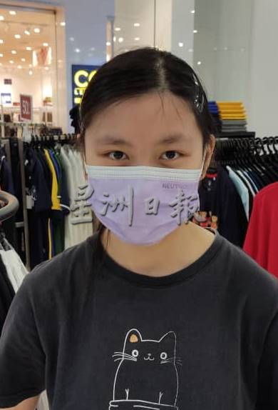 (古城封底主文)新变种病毒多国出现,甲商业区依然人潮汹涌