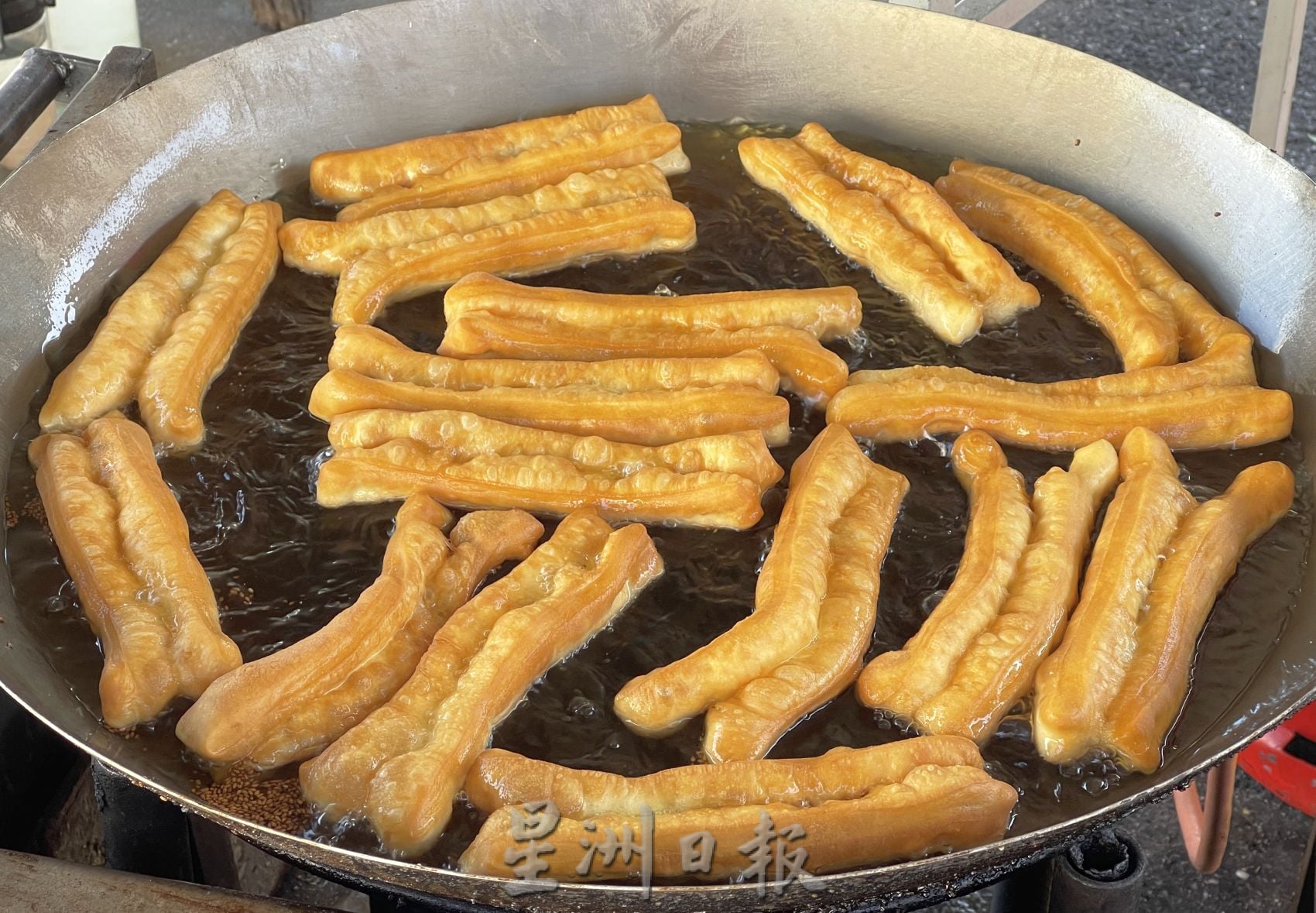 （古城封底副文，也请上网）【古城呷饱饱】：三宝井油条
