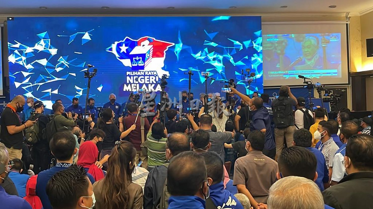 (古城封面主文)国阵狂胜,马华2人中选,商民盼以民为本