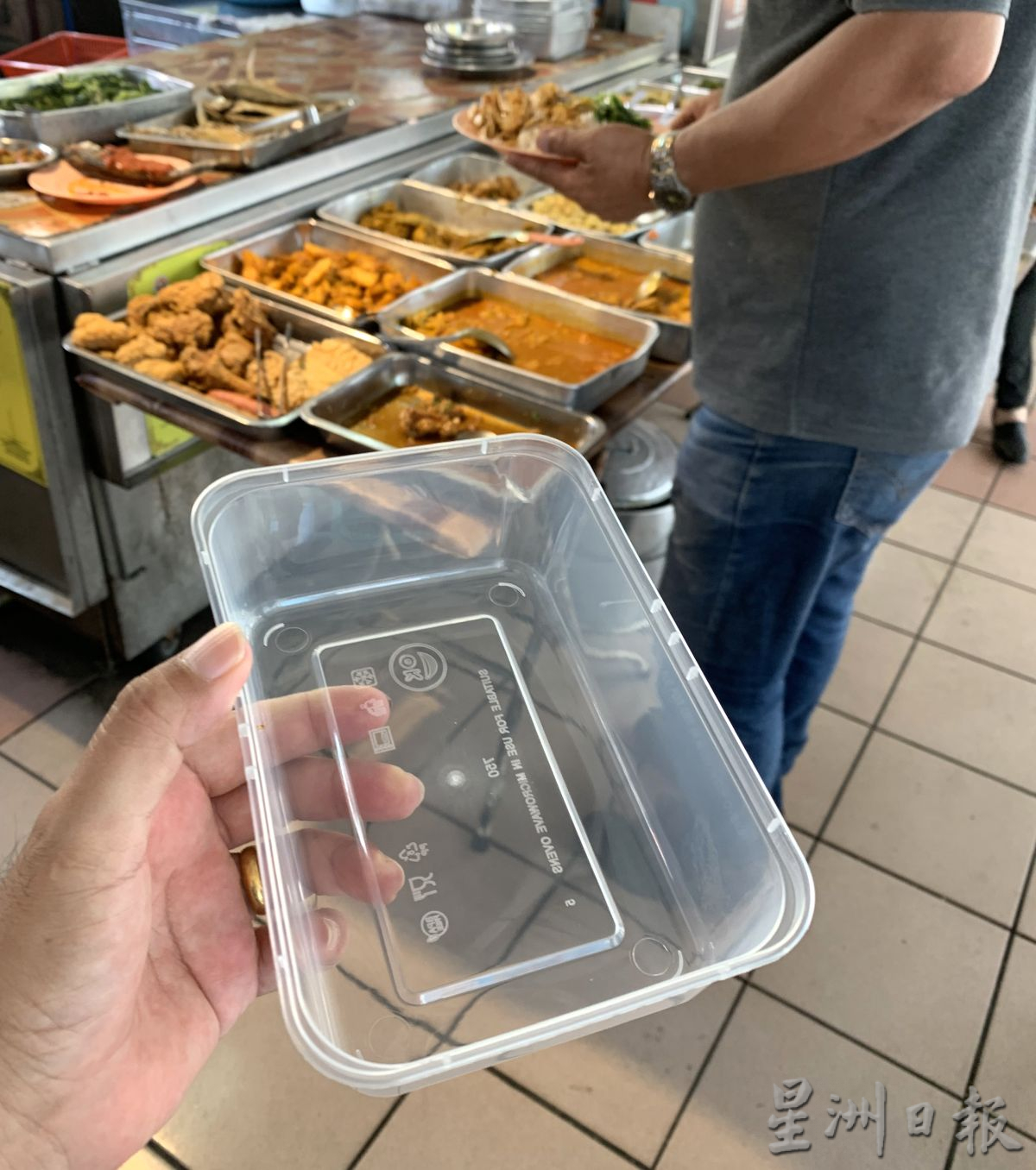 (古城封面主文)塑料饭盒起价货源吃紧·业者面对挑战