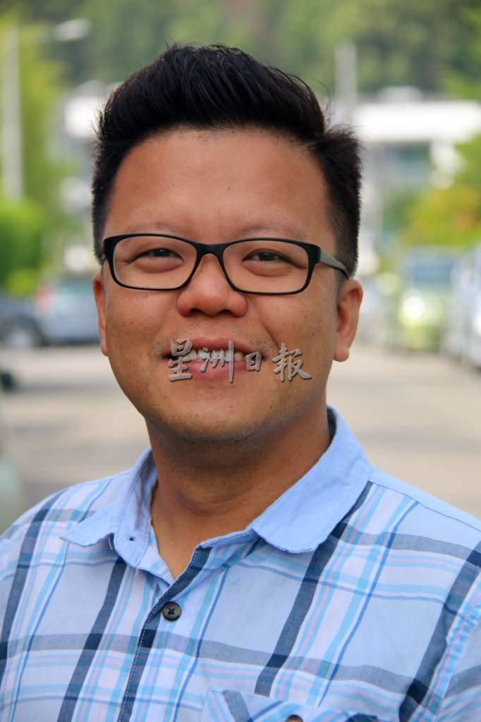 (古城封面主文)选后宣传品落地、悬吊半空,有的甚至积水,各阵营纷纷开始收拾