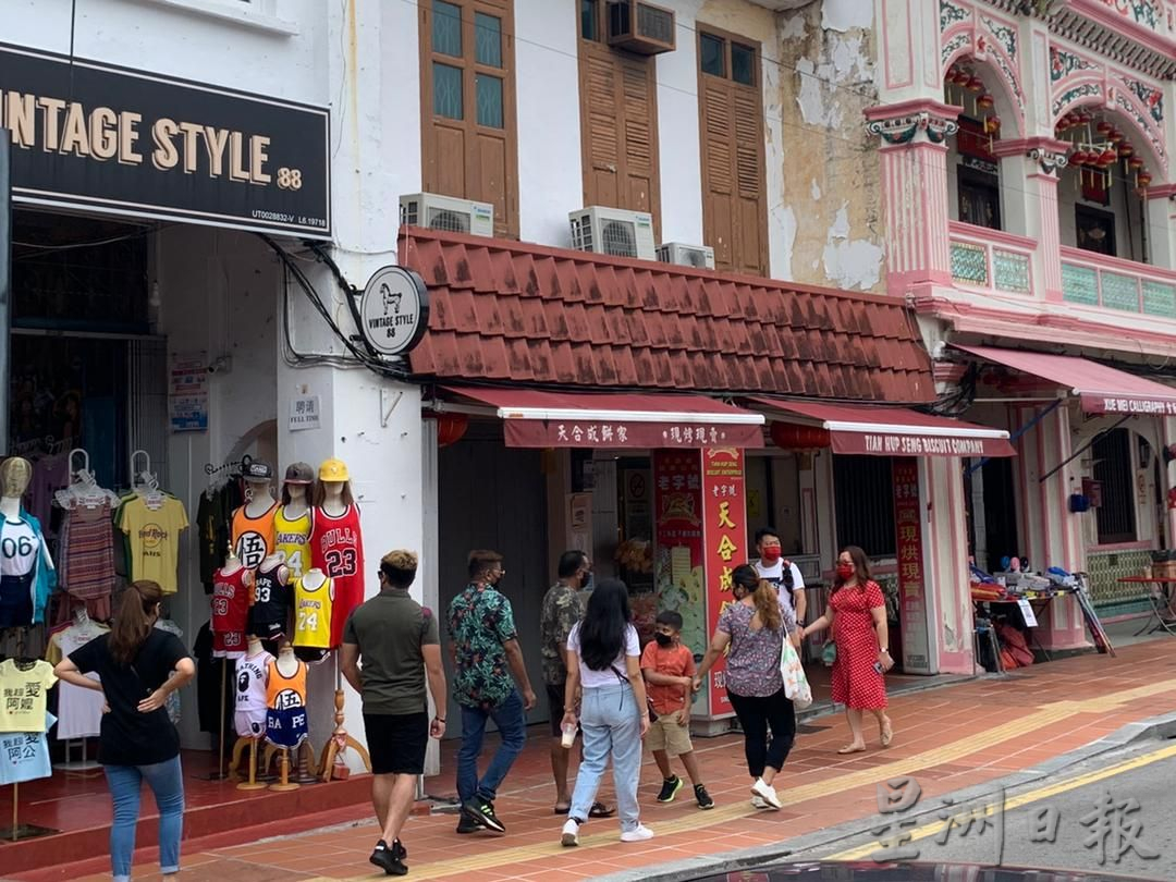 (古城封面副文)鸡场街八成商铺陆续重开