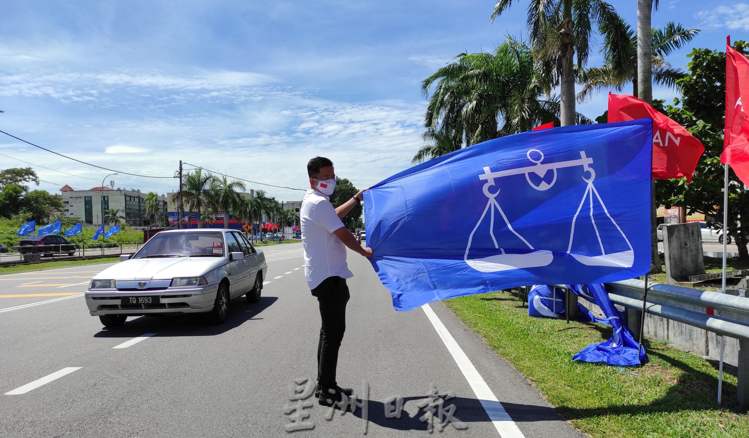 （古城版）国阵竞选团队在谢守钦竞选行动室前嚣张绑旗