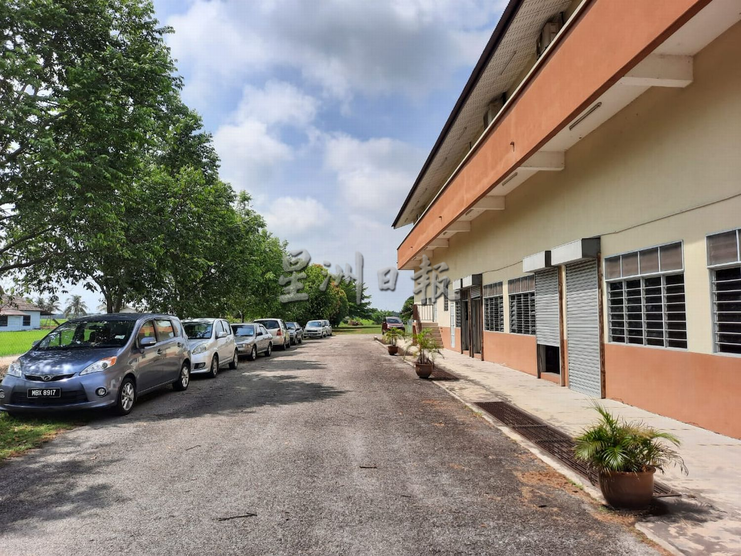 (古城第二版主文)英才学校首日出席率达76%,马汉顺盼家长放心让孩子返校上课