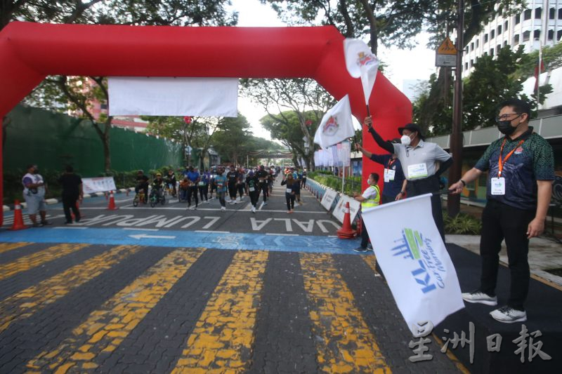 (大都会)画页:吉隆坡无车日/11图