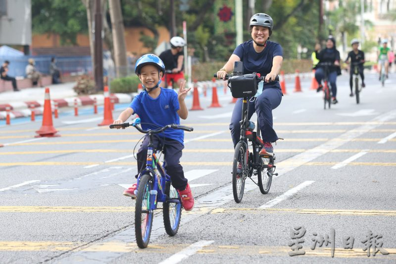 (大都会)画页:吉隆坡无车日/11图