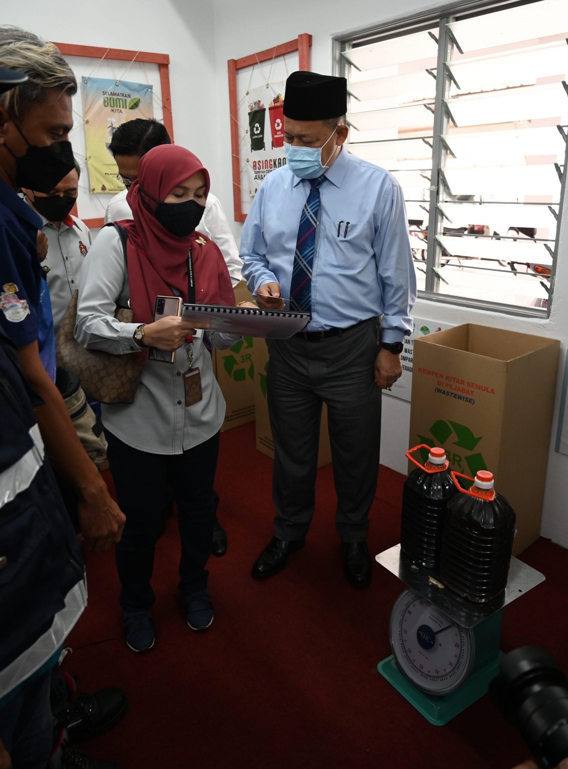 (大都会)直辖区部长出席柏灵京大马房屋活动/2图