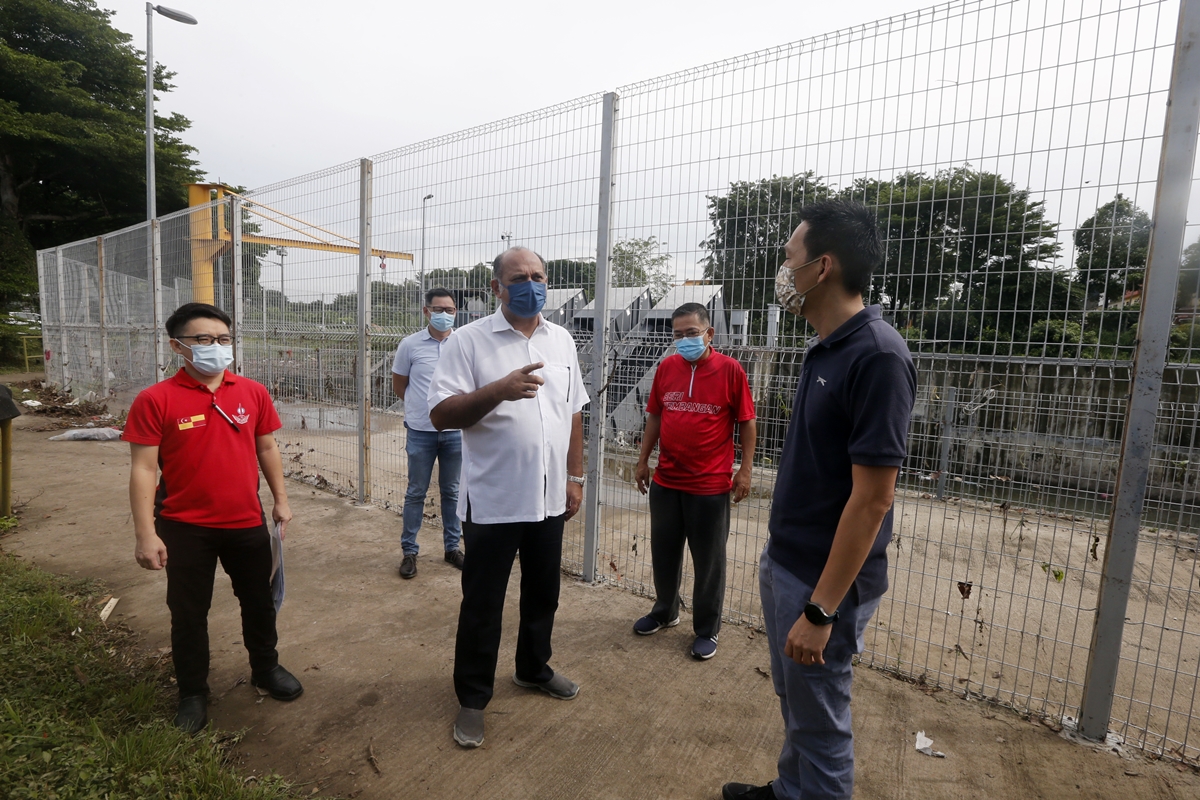 me03双头-大都会:欧阳捍华巡视水灾后情况/3图