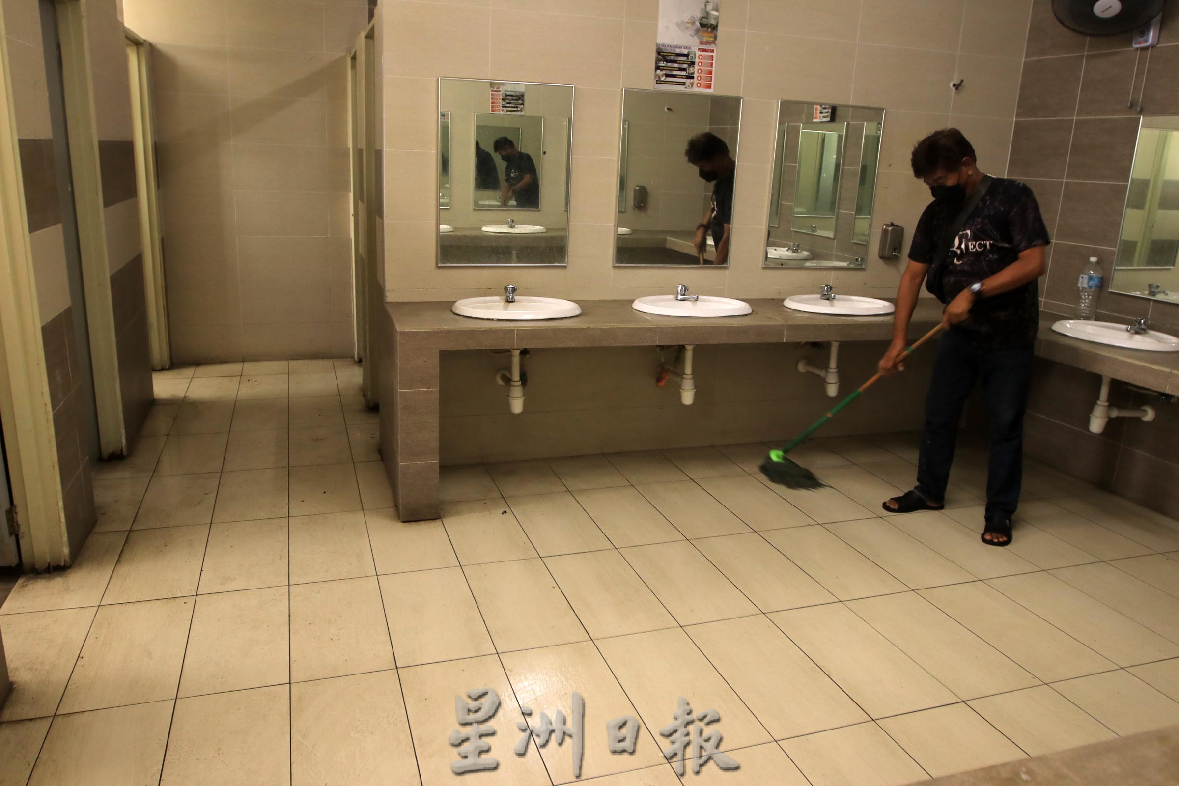 NS芙蓉/芙蓉公市公厕设施屡遭破坏,公会修到怕、贩商不敢上