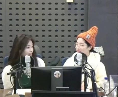 TWICE被追问尴尬问题 电台主持人遭粉丝出征