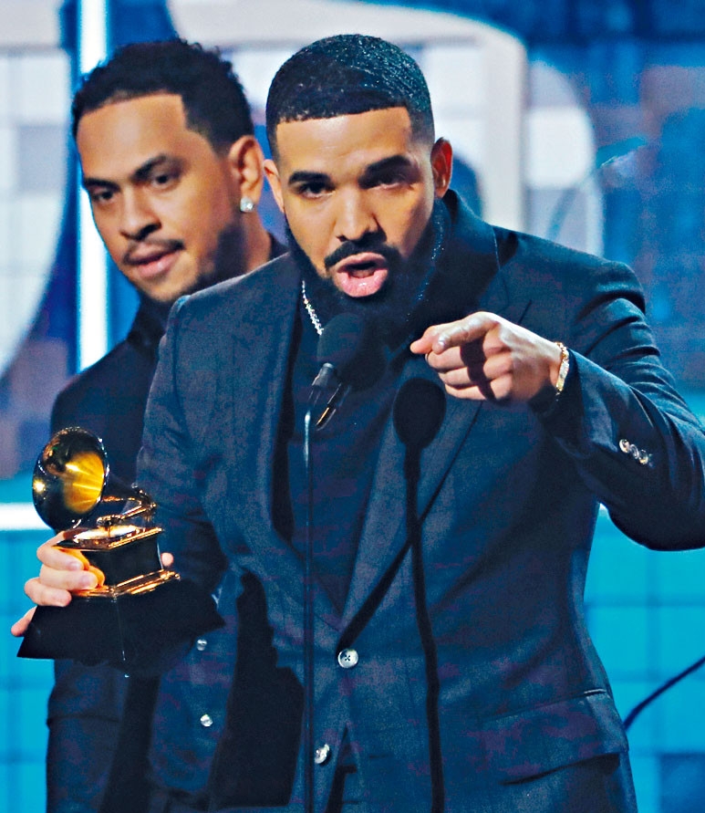 4度杠上格林美 德瑞克要求撤销2项提名