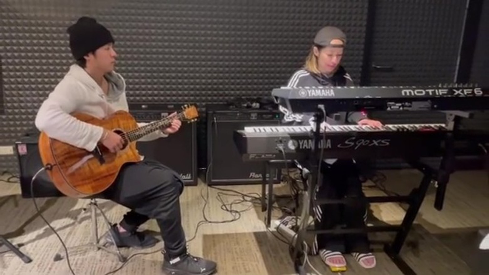 萧亚轩无遮掩露全脸 伤疤清楚可见