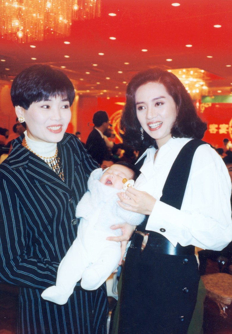 “感谢姨姨教育基金” 梅艳芳外甥预告返港见外婆