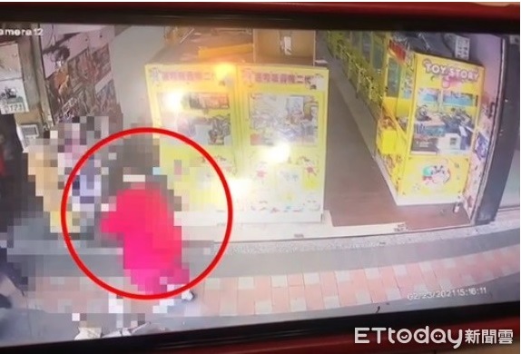 “我只是想吓吓妈妈”·讨5000台币买猫粮不果 女儿一刀刺进去