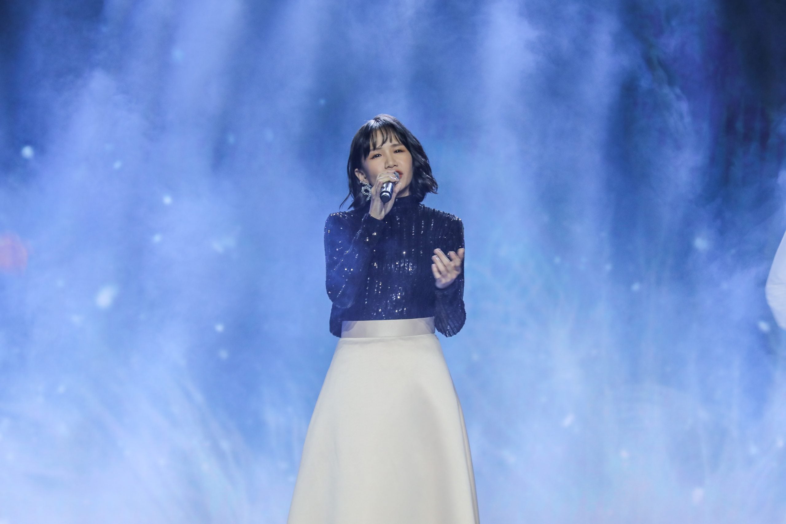 《心动好声音》夺冠    萧洳晶哭谢林宇中