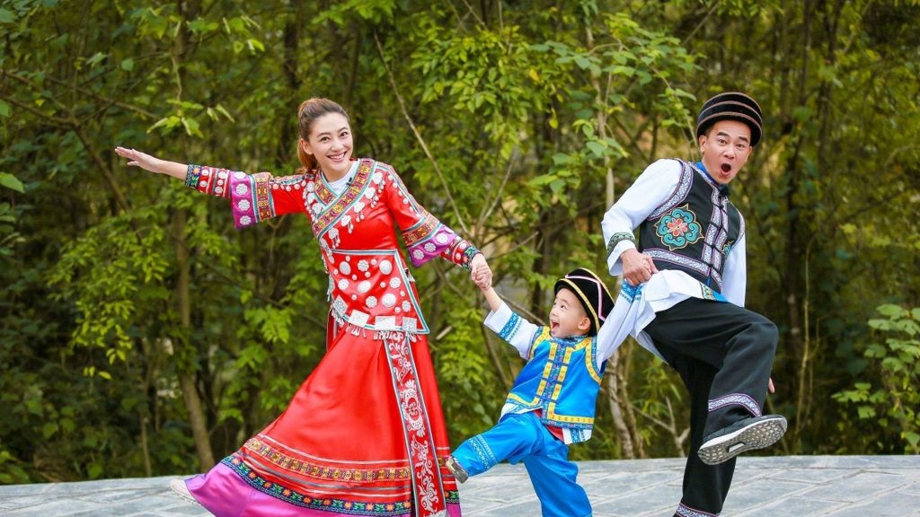 《爸爸去哪儿5》萌娃隔4年重 网惊：长大了