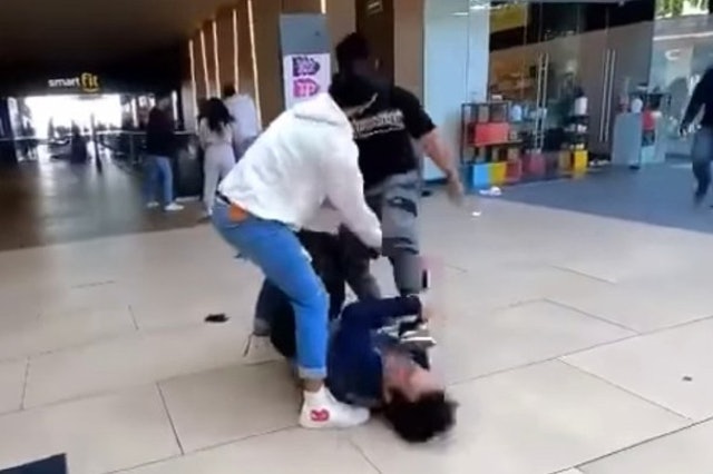 《蜘蛛人》预售连破纪录 墨西哥影迷抢票勒颈互殴