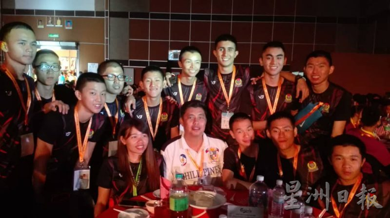 且听我说 | 陈志远憋着一口不服输的劲 甘榜仔爱篮球改变人生