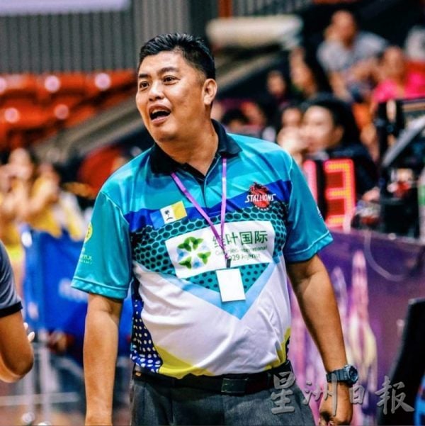 且听我说 | 陈志远憋着一口不服输的劲 甘榜仔爱篮球改变人生